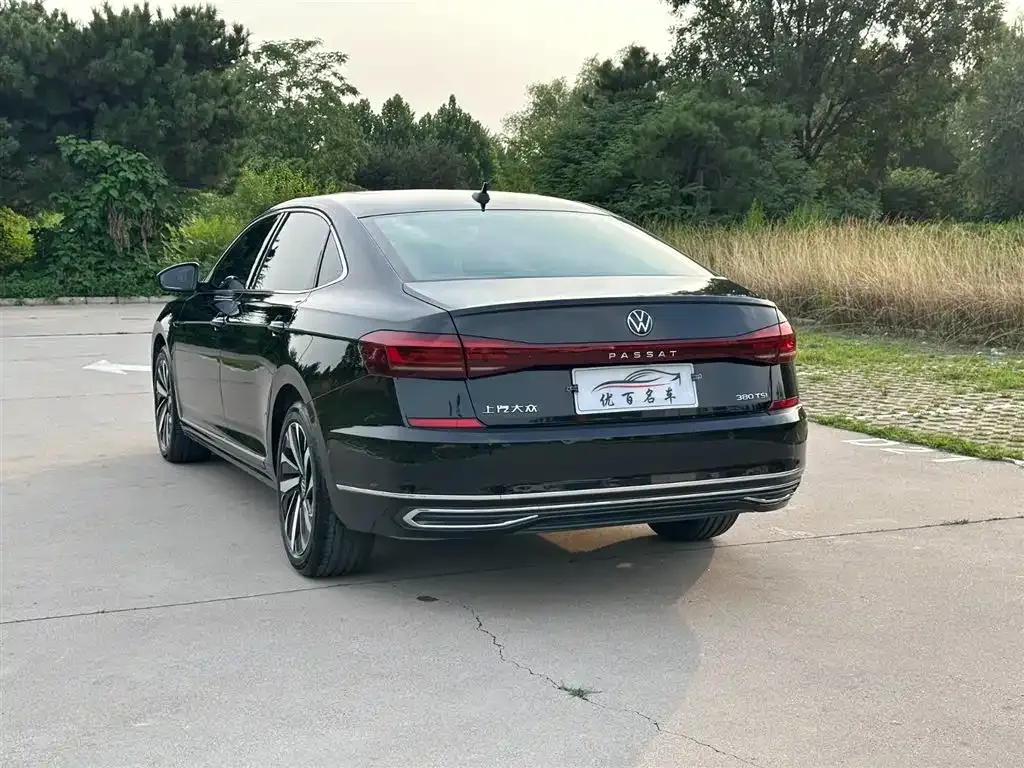 Volkswagen Passat — фото 9