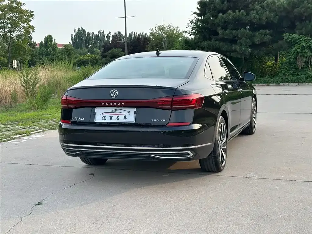 Volkswagen Passat — фото 8