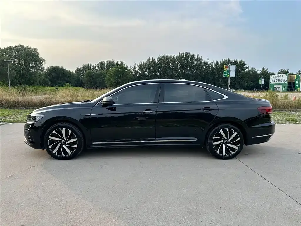 Volkswagen Passat — фото 7
