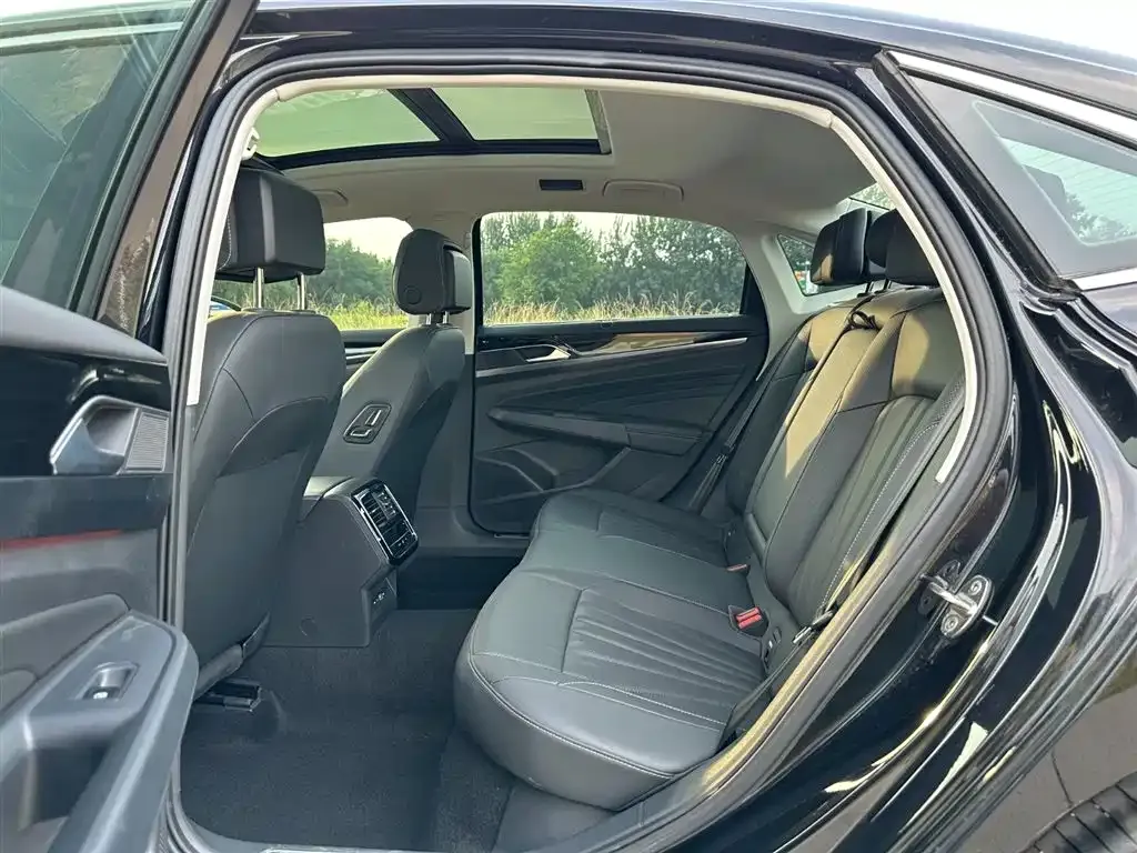 Volkswagen Passat — фото 6