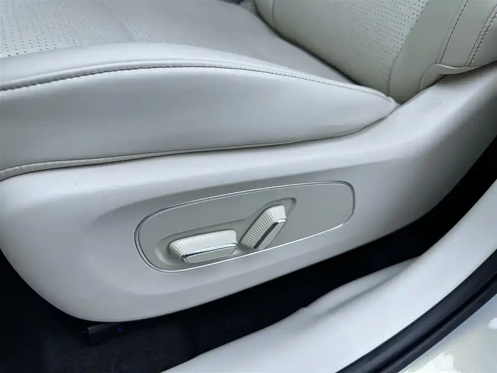 Toyota Platinum 3X — фото 3