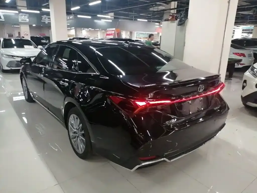 Toyota Avalon — фото 4
