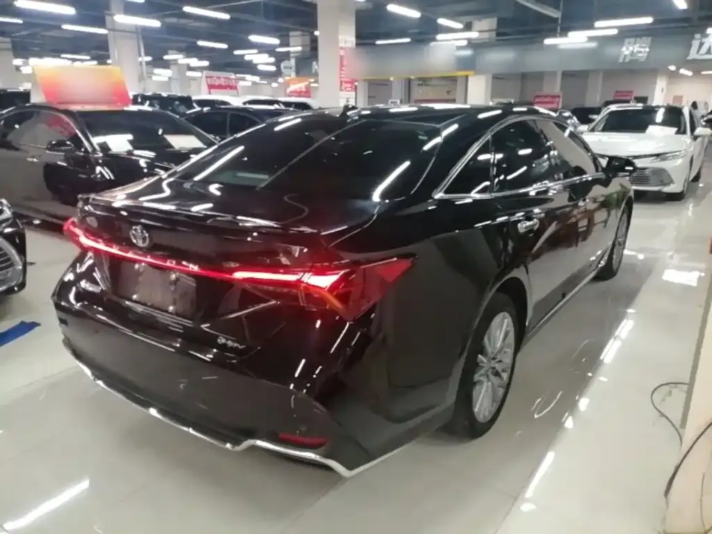 Toyota Avalon — фото 10