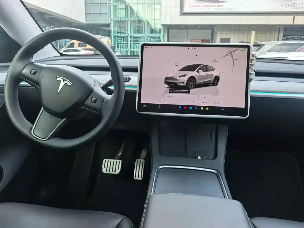 Tesla Model Y — фото 2