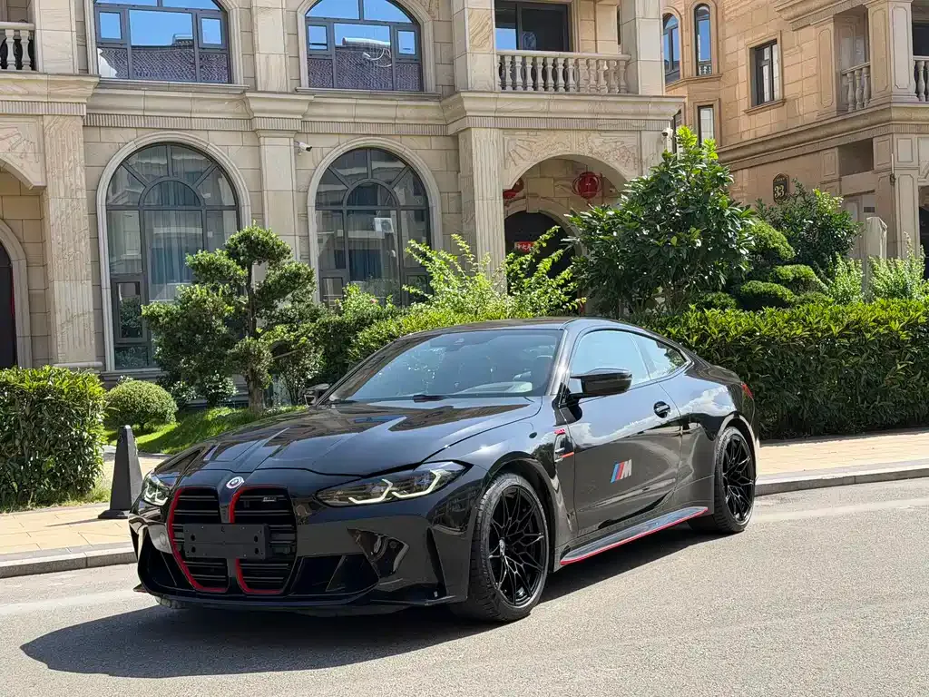 BMW M4 — фото 1