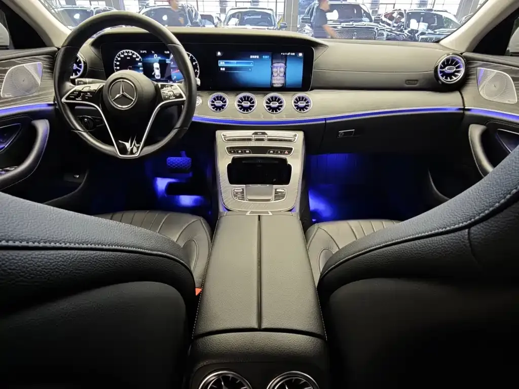 Mercedes-Benz CLS — фото 8