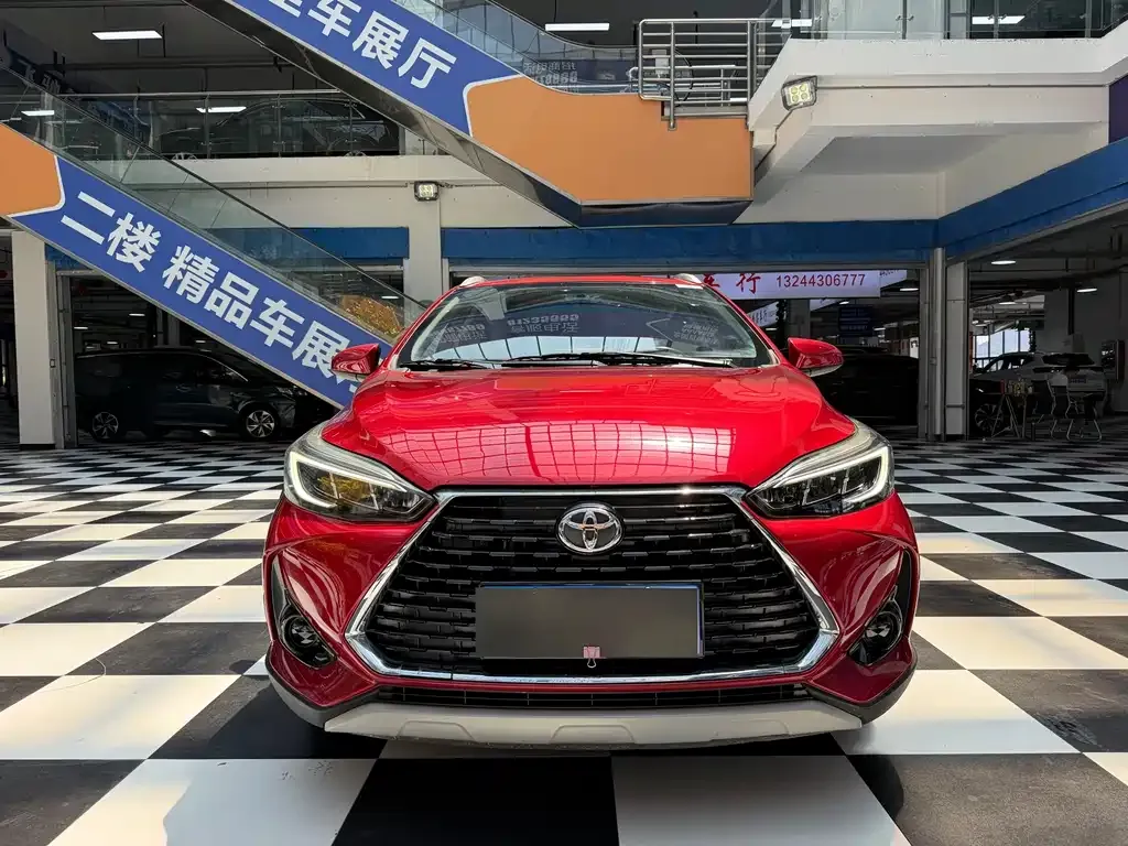 Toyota Yaris L — фото 4