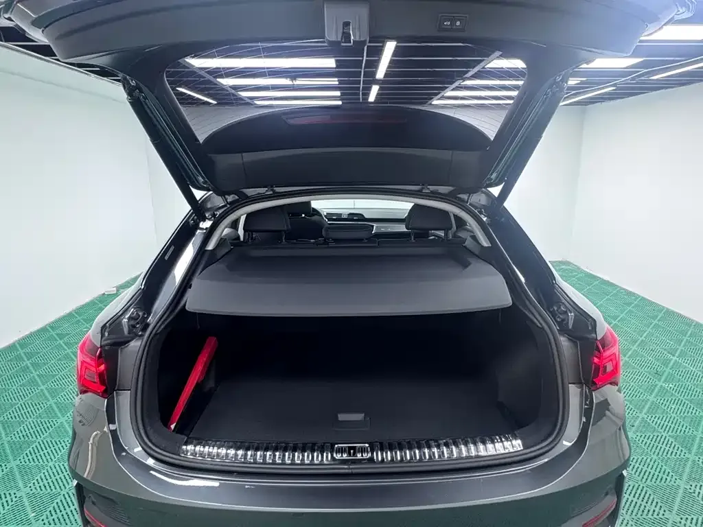 Audi Q3 Sportback 2022 из CN, фото 2