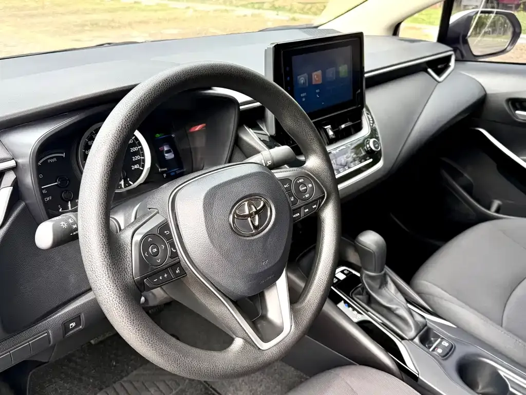 Toyota Corolla — фото 5