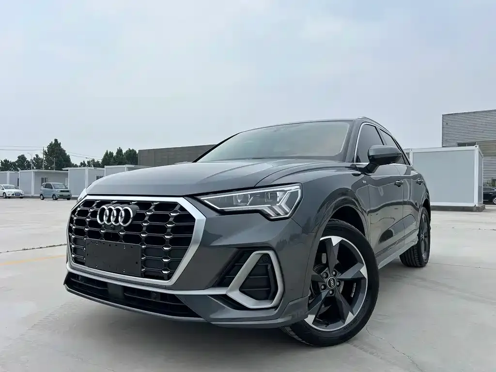 Audi Q3 — фото 1