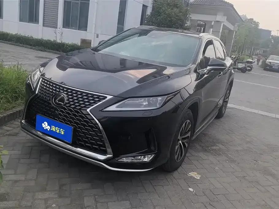 Lexus RX — фото 1