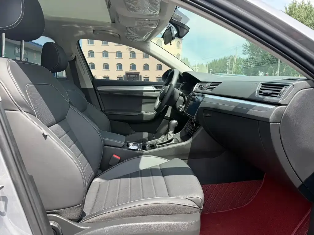 Skoda Superb — фото 2