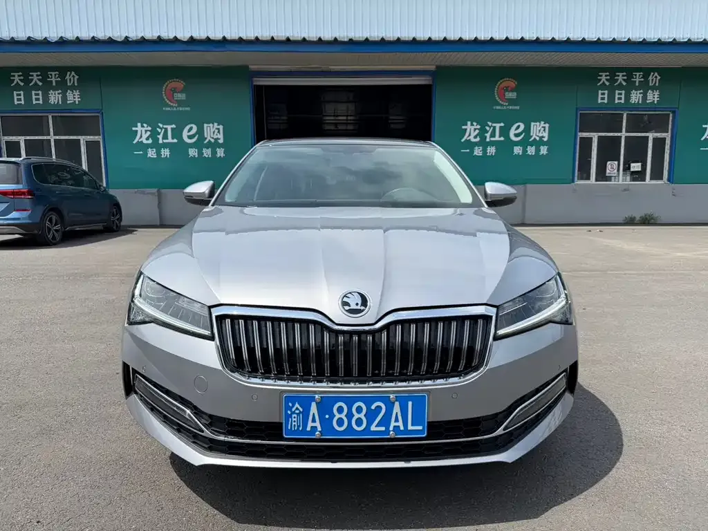 Skoda Superb — фото 7