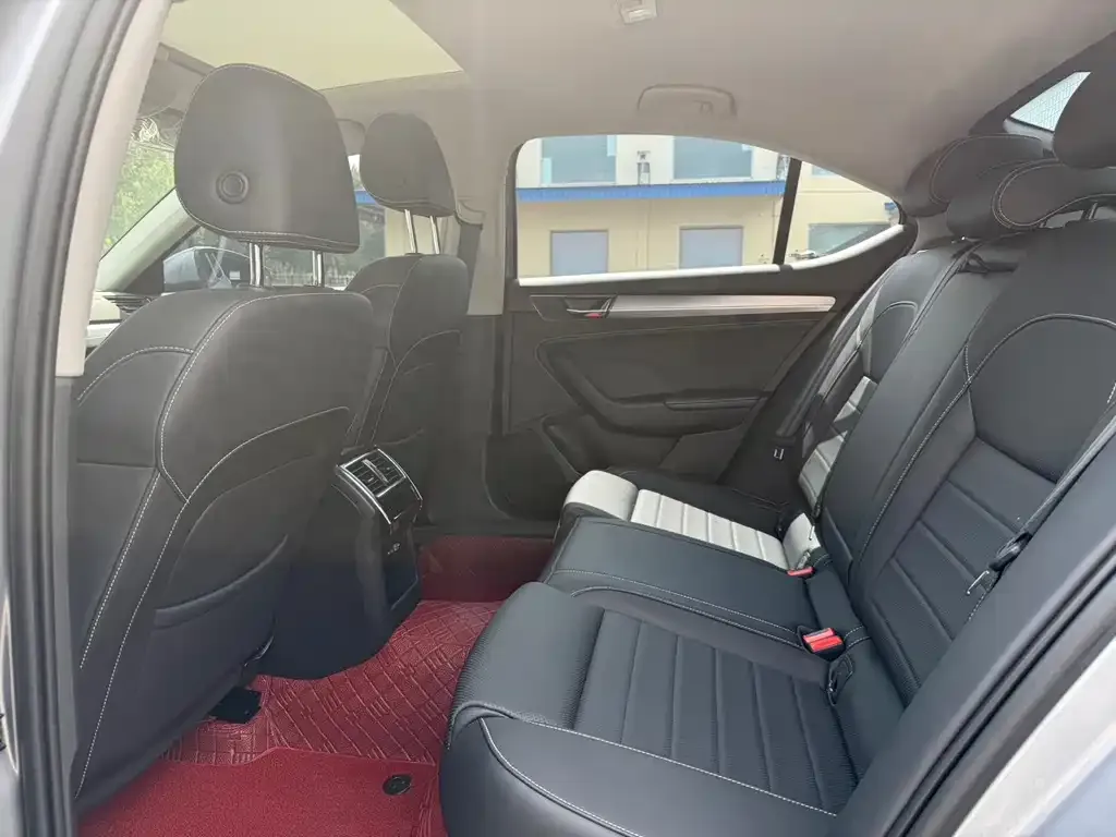 Skoda Superb — фото 6