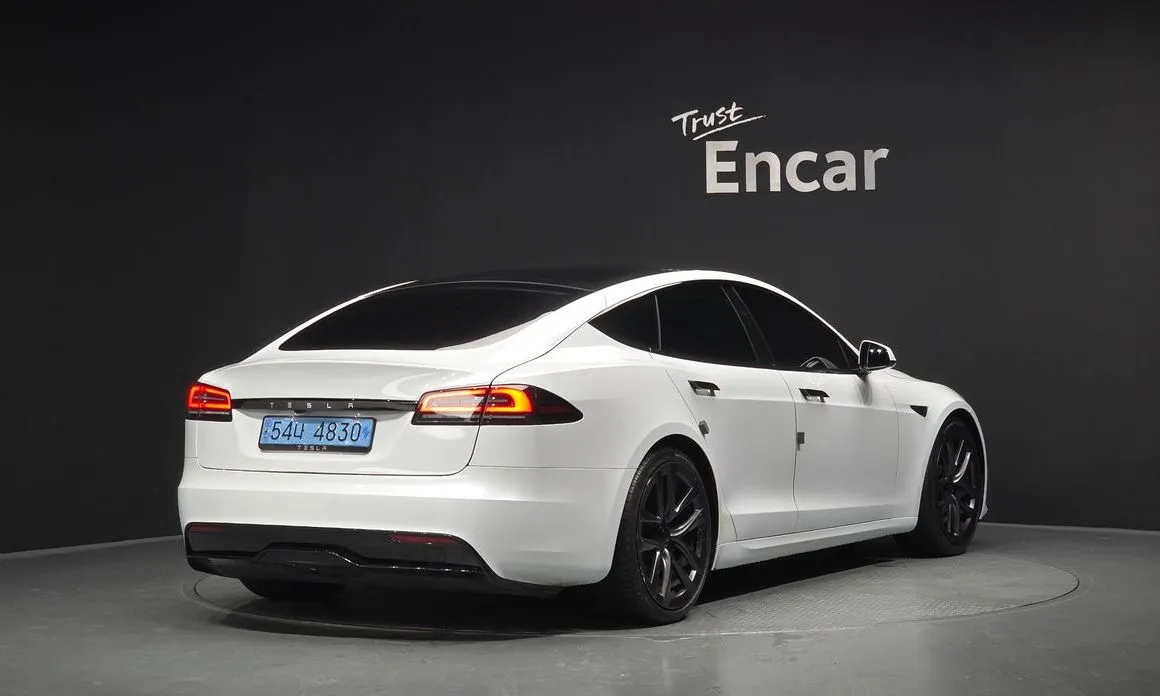 Tesla Model S — фото 3