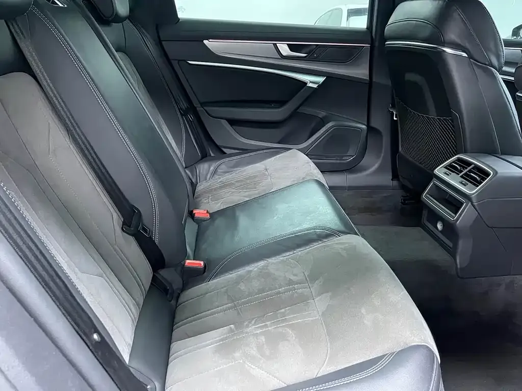 Audi A6L 2021 из CN, фото 10