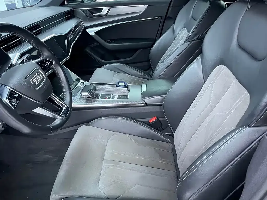 Audi A6L 2021 из CN, фото 7