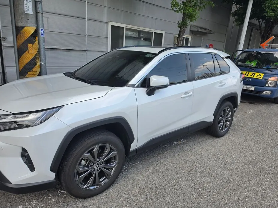 Toyota RAV4 2023 из KR, фото 9