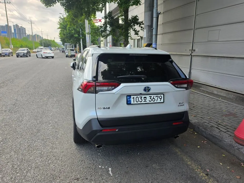 Toyota RAV4 2023 из KR, фото 6