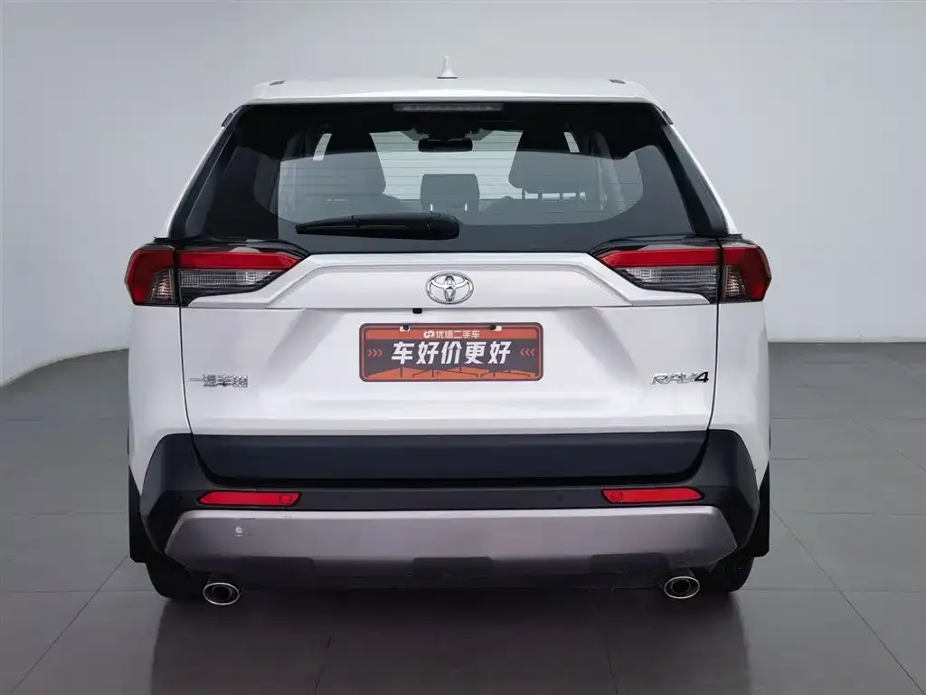 Toyota RAV4 — фото 2