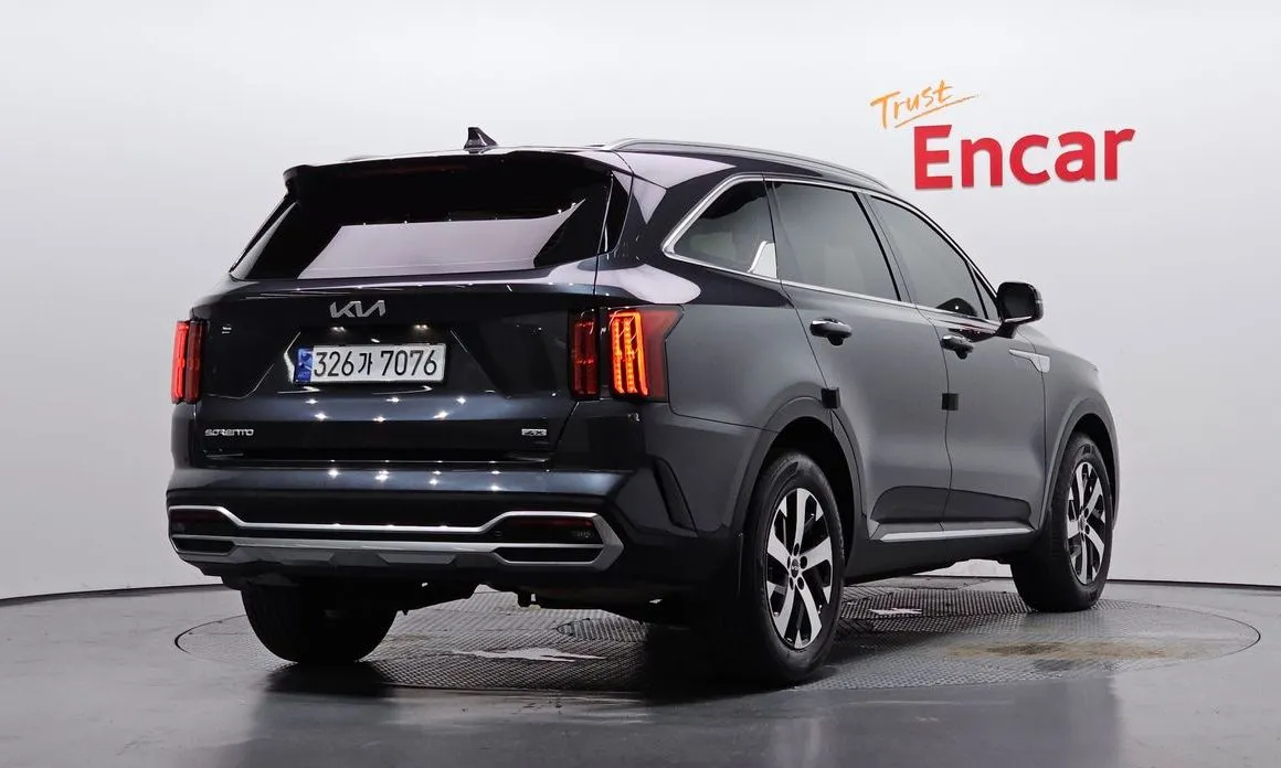 Kia Sorento — фото 6