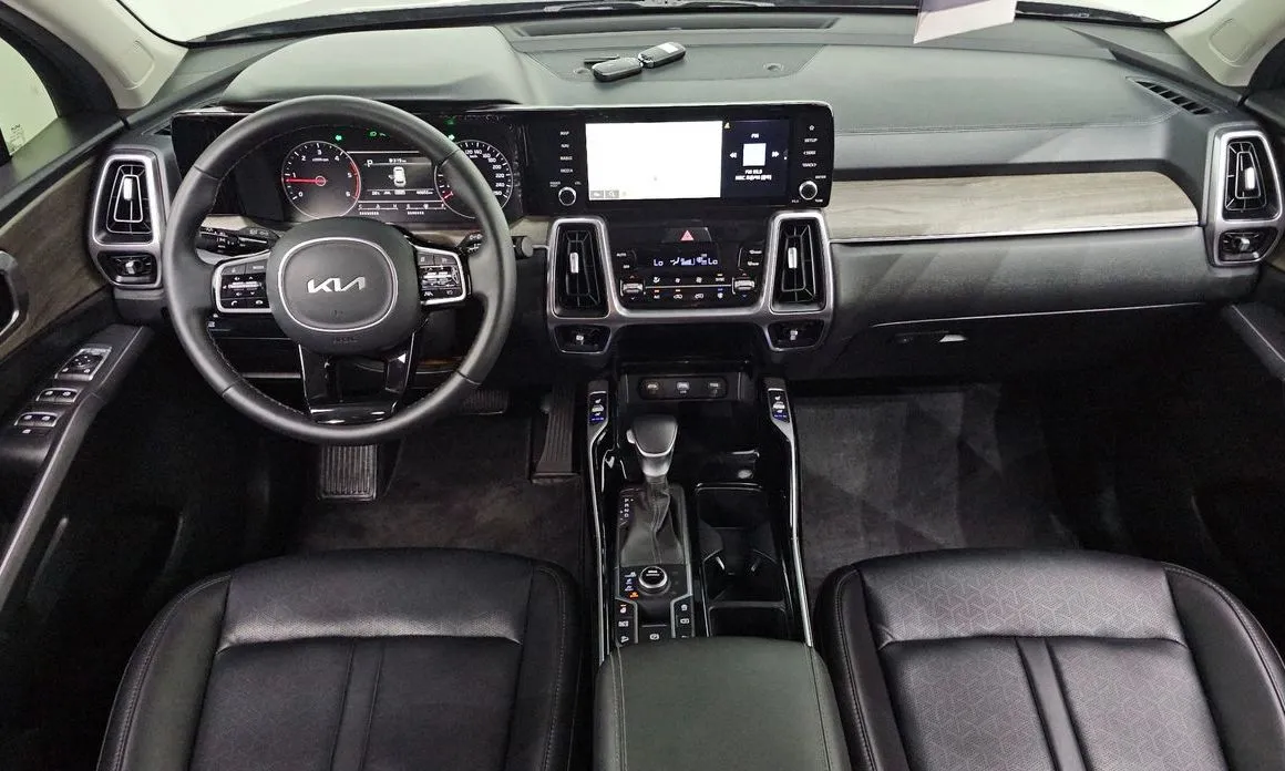Kia Sorento — фото 8