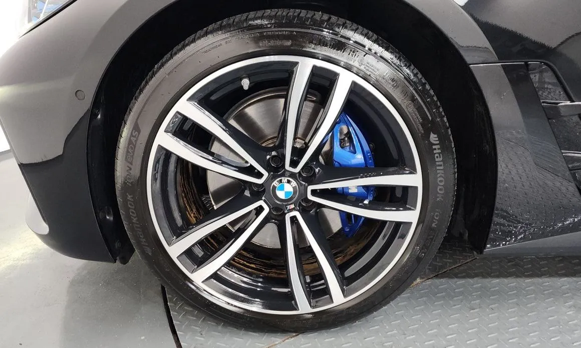 BMW i4 — фото 9