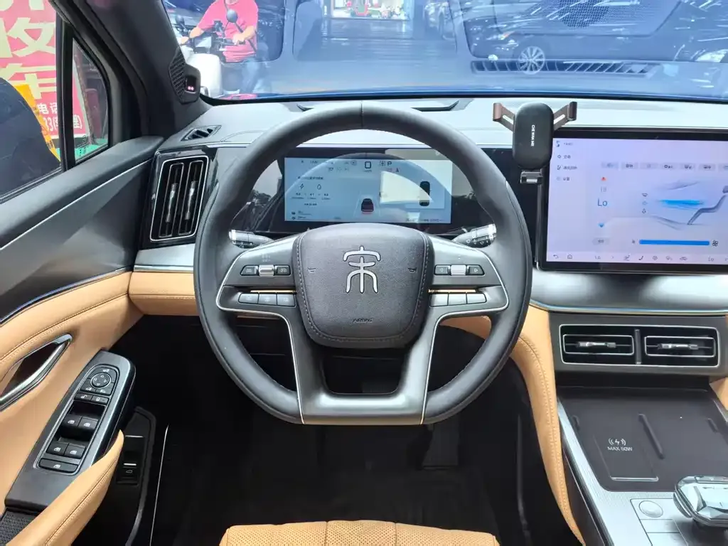 BYD L DM-i — фото 8