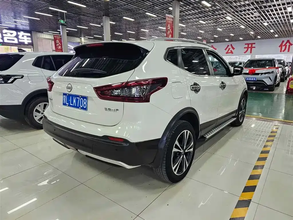 Nissan Qashqai — фото 4