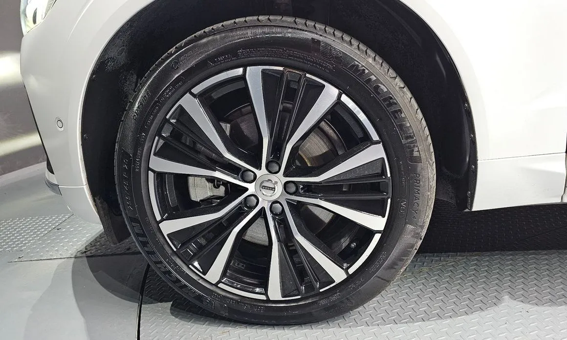 Volvo XC60 2023 из KR, фото 3