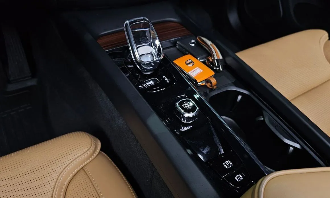 Volvo XC60 2023 из KR, фото 6