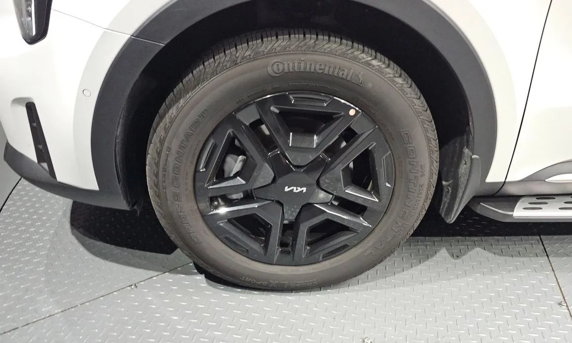 Kia Sorento — фото 8