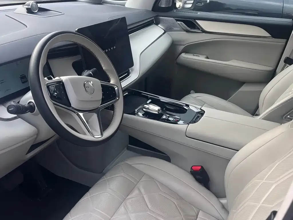 Volvo EM90 — фото 2