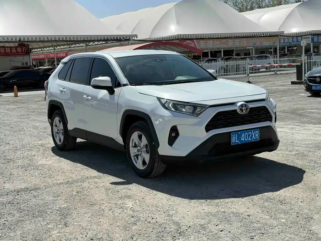 Toyota RAV4 — фото 4