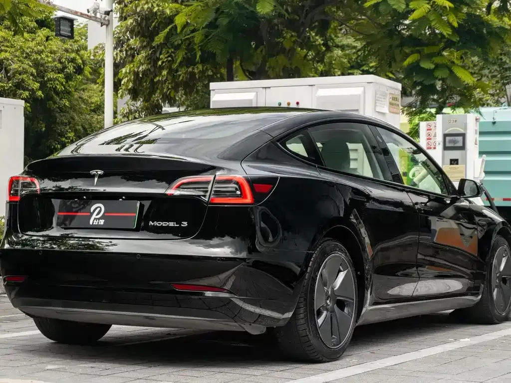 Tesla Model 3 — фото 6