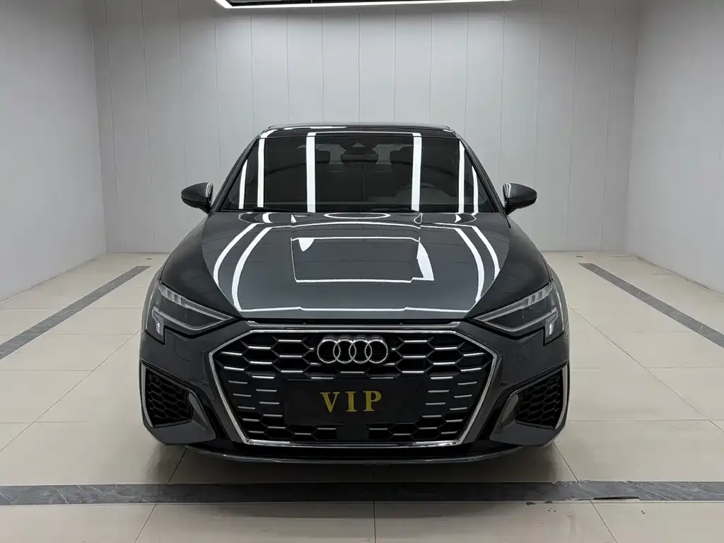 Audi A3 — фото 1