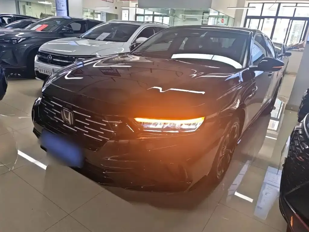 Honda Accord — фото 1