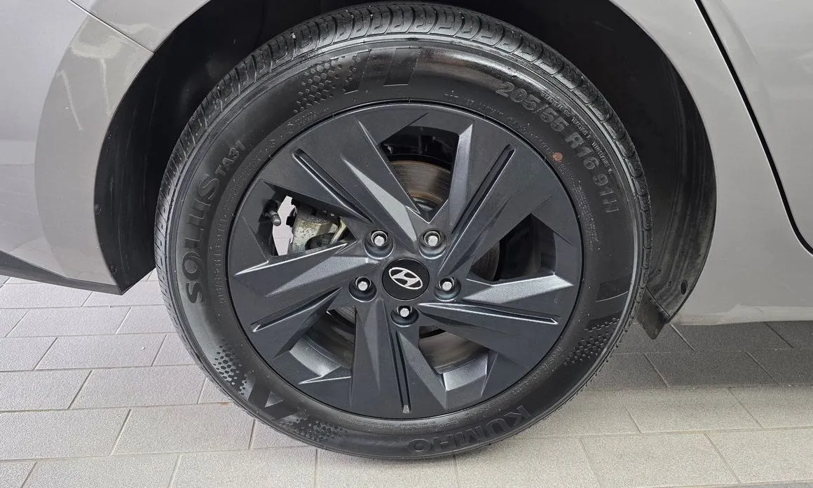 Hyundai AVANTE — фото 10