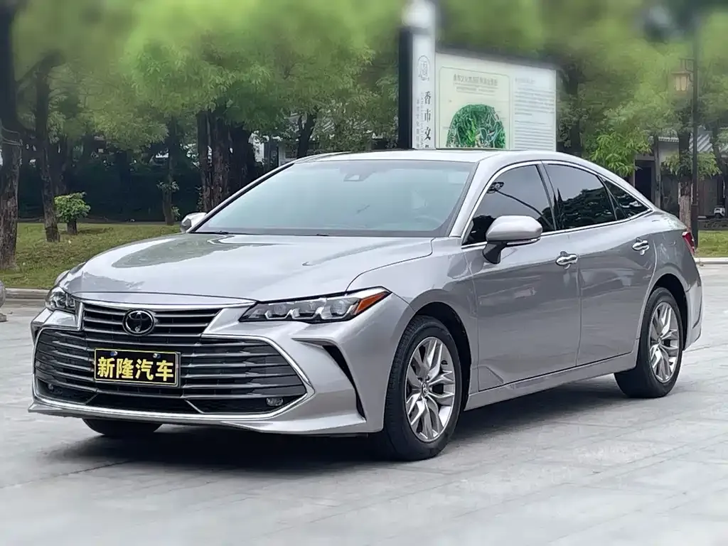 Toyota Avalon — фото 1