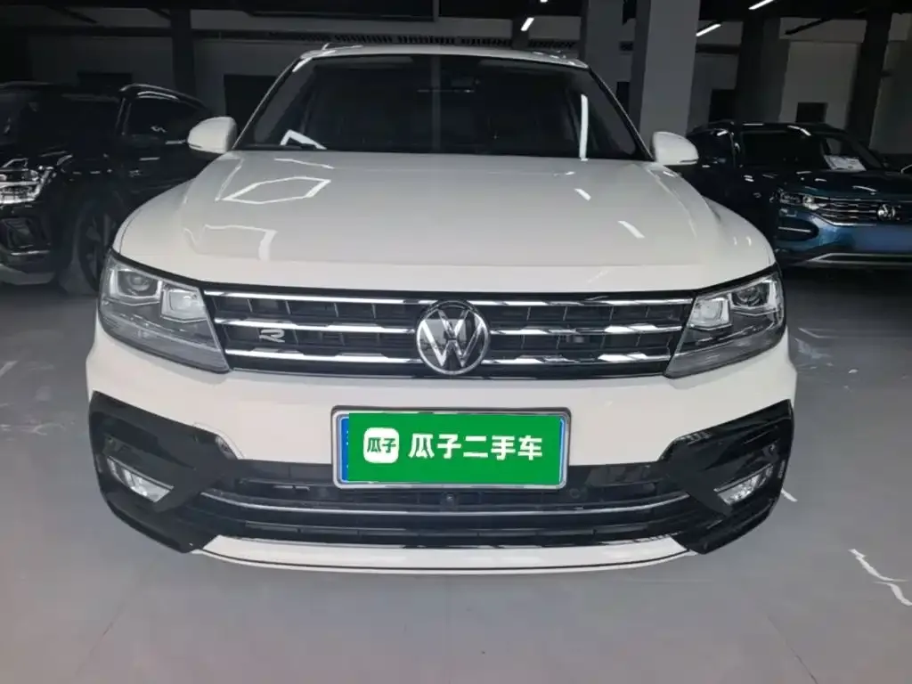 Volkswagen Tiguan L — фото 9