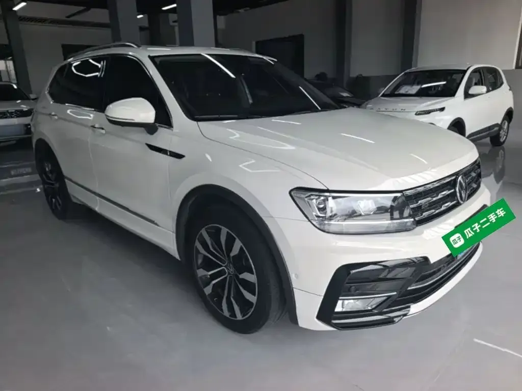 Volkswagen Tiguan L — фото 6
