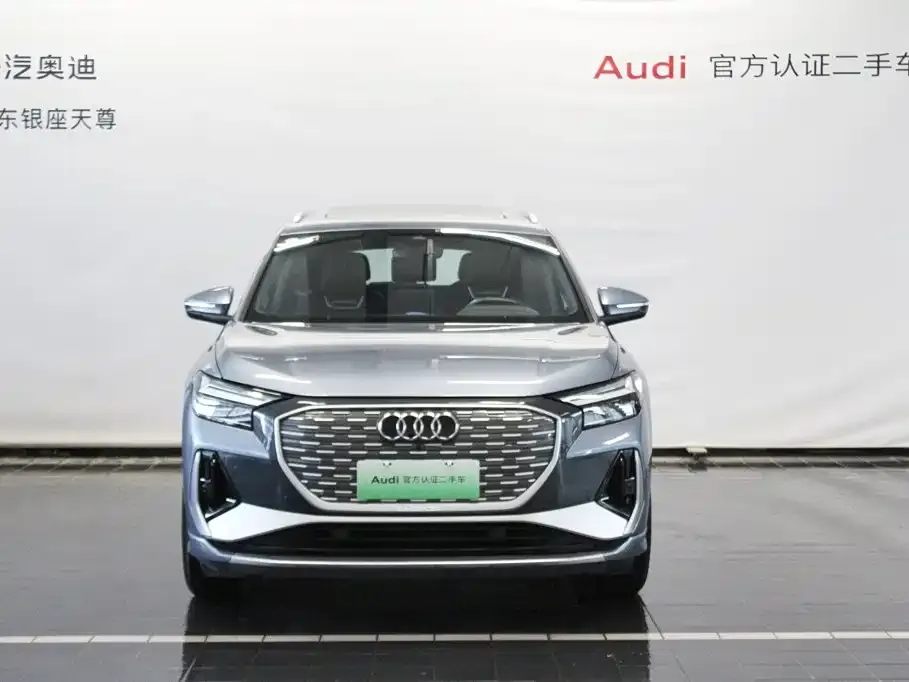 Audi Q4 e-tron — фото 2