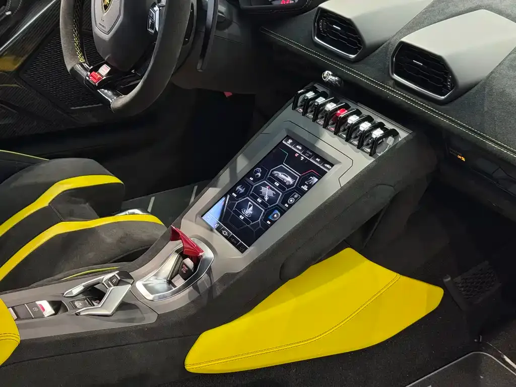 Lamborghini Huracan — фото 9