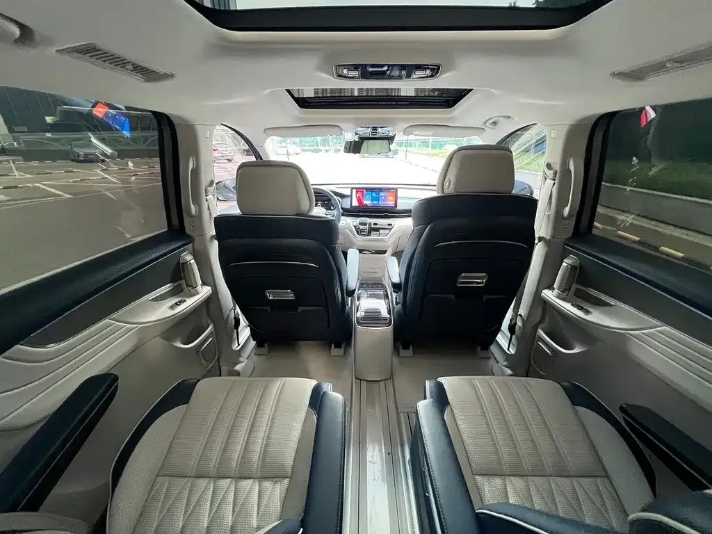 Roewe iMAX8 — фото 7