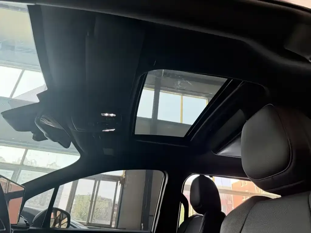 Toyota Sienna — фото 2