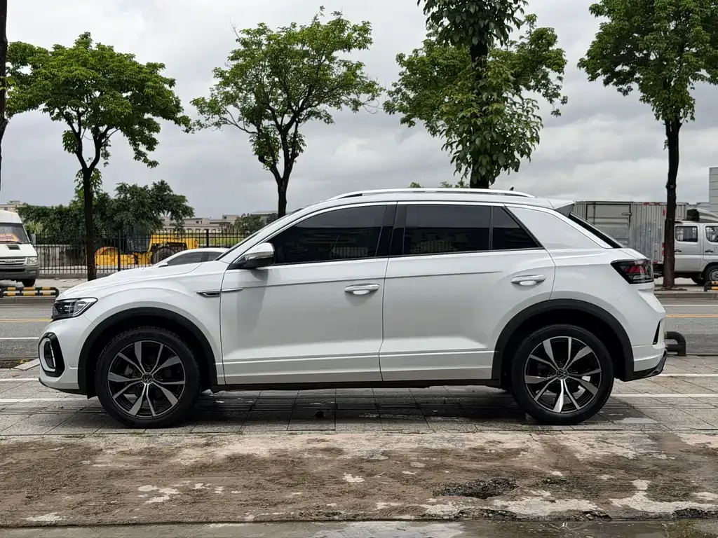 Volkswagen T-Roc — фото 9