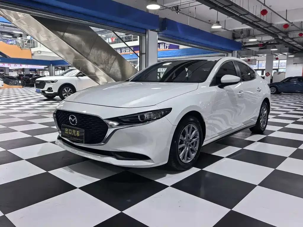 Mazda 3 Axela — фото 1