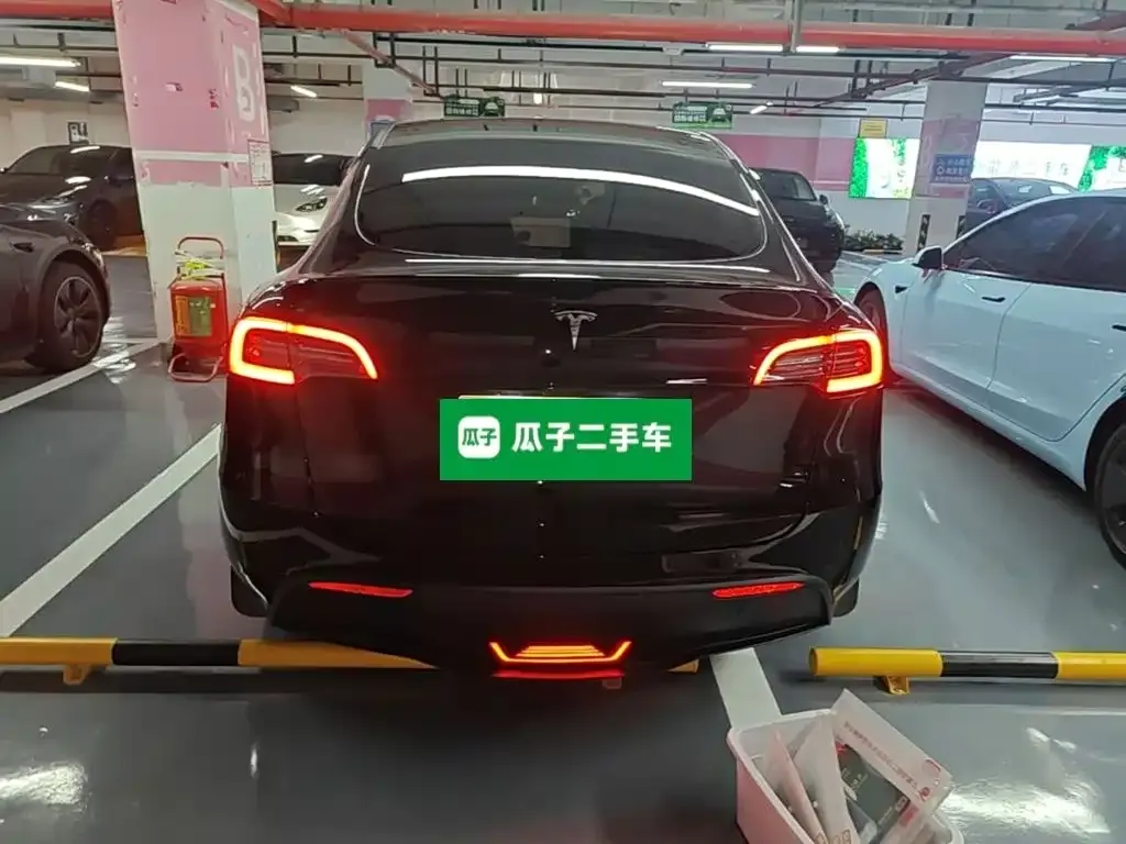 Tesla Model Y — фото 9
