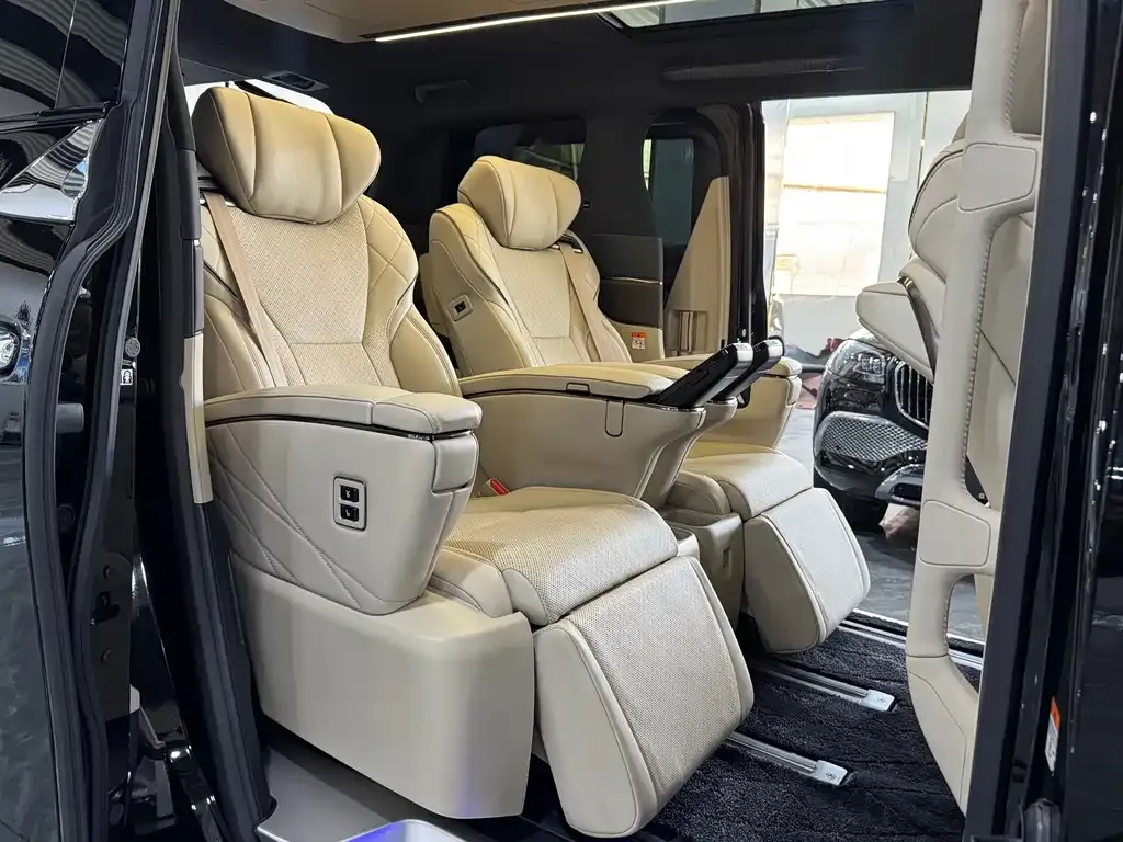 Toyota Vellfire — фото 9