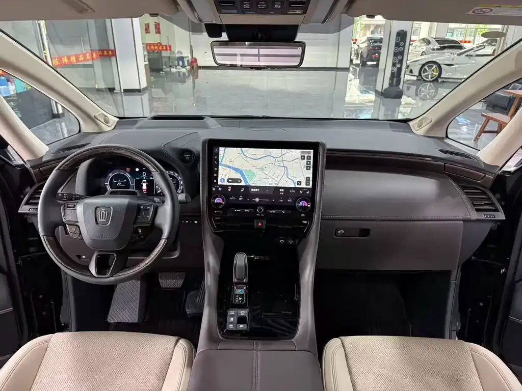 Toyota Vellfire — фото 7
